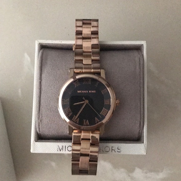 Gold Michael Kors Watch - Picture 6 of 8